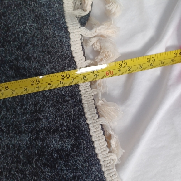 Poncho Sweater Womens One Size Fringe Southwest Boho Aztec Cape Tassels - Picture 6 of 7